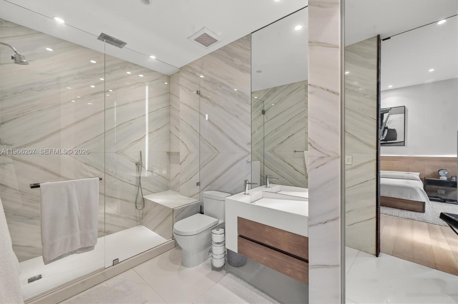 2300 Sunset Dr Miami Beach, FL 33140