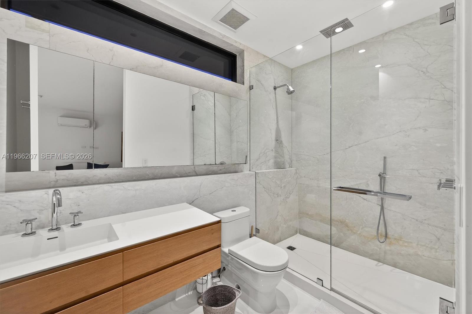 2300 Sunset Dr Miami Beach, FL 33140