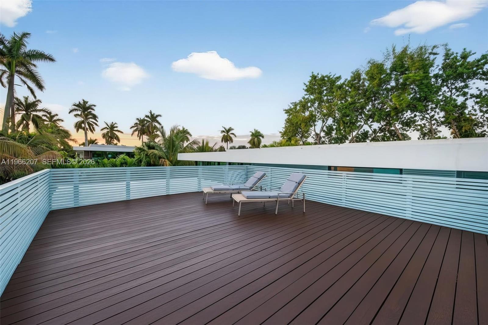 2300 Sunset Dr Miami Beach, FL 33140