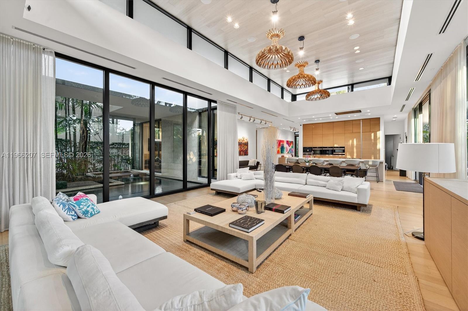 2300 Sunset Dr Miami Beach, FL 33140