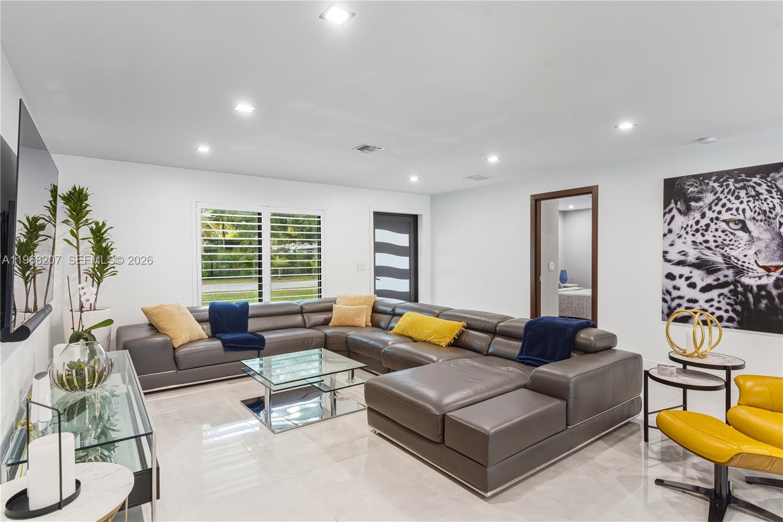 400 NW 24th St Wilton Manors, FL 33311