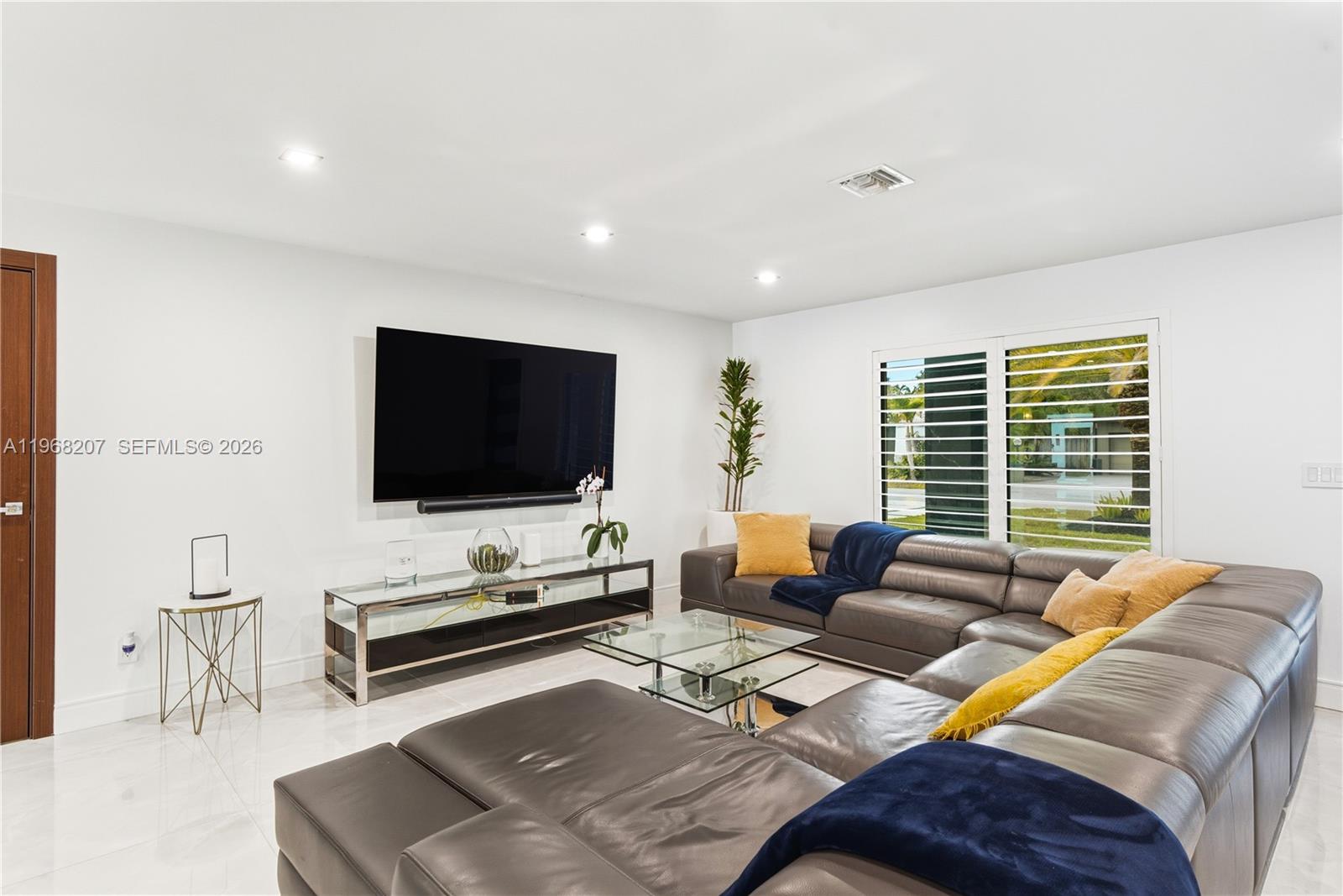 400 NW 24th St Wilton Manors, FL 33311