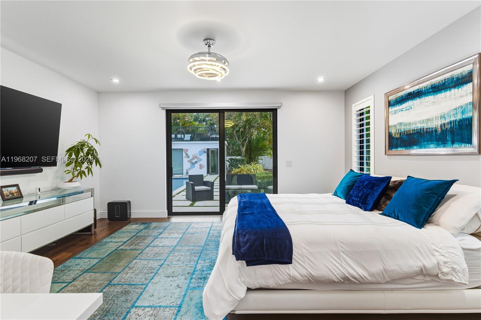 400 NW 24th St Wilton Manors, FL 33311