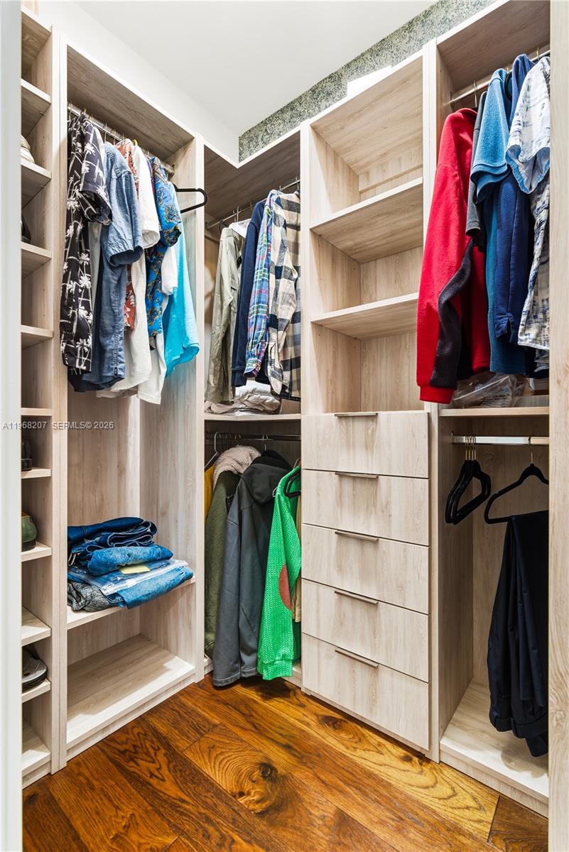 400 NW 24th St Wilton Manors, FL 33311