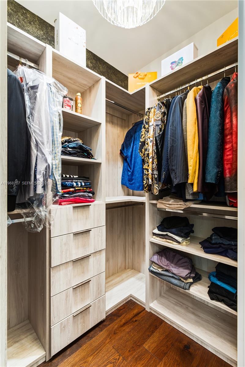 400 NW 24th St Wilton Manors, FL 33311