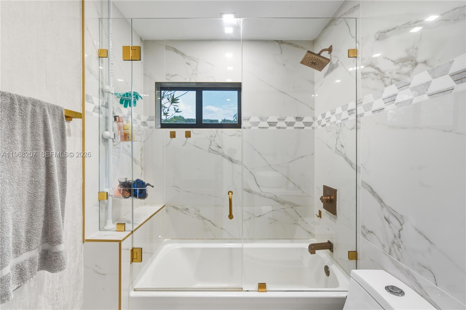 400 NW 24th St Wilton Manors, FL 33311