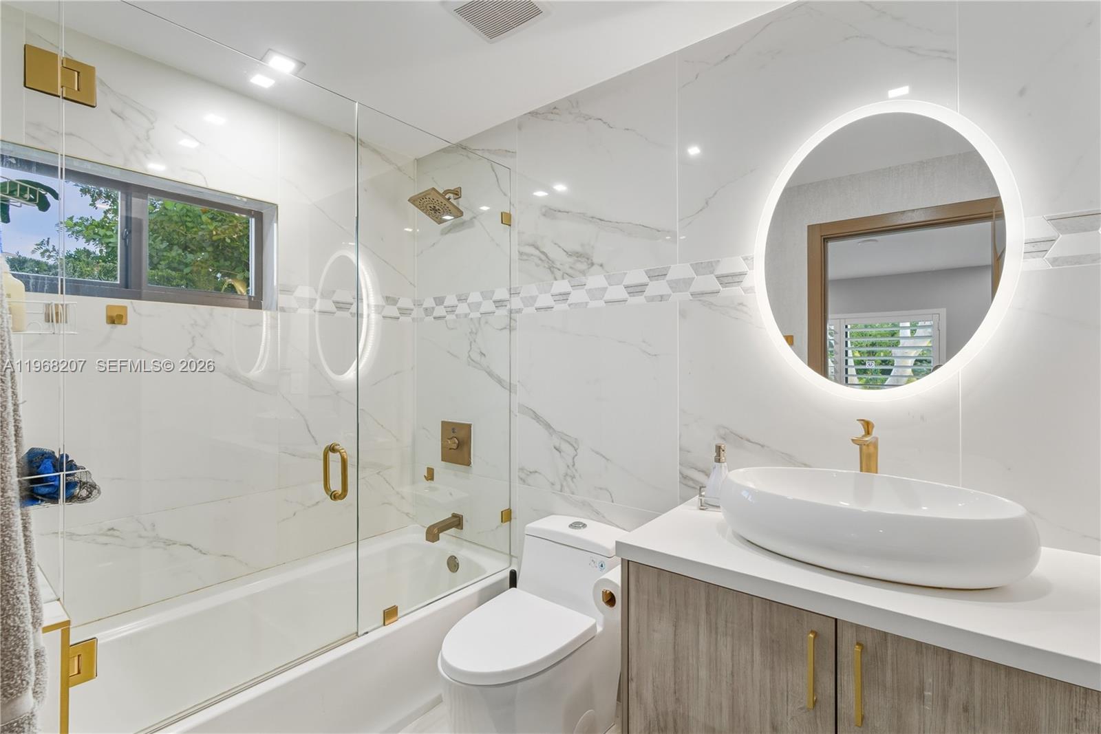 400 NW 24th St Wilton Manors, FL 33311