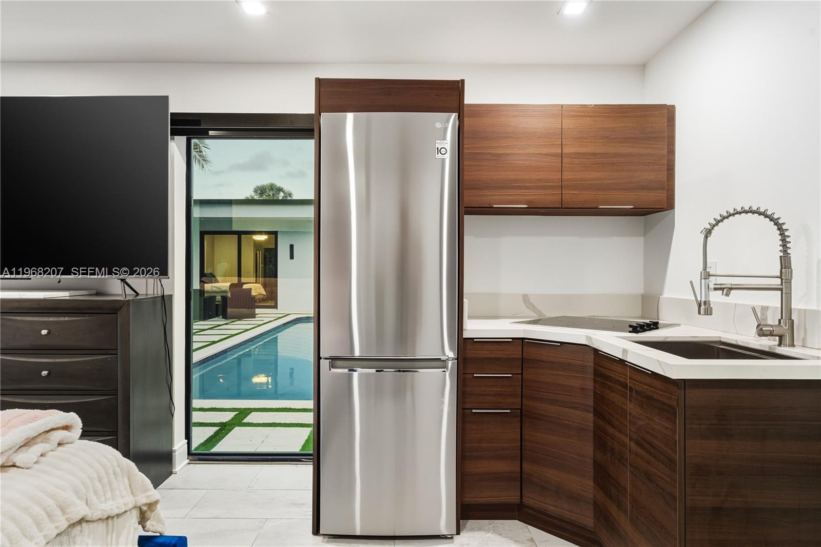 400 NW 24th St Wilton Manors, FL 33311