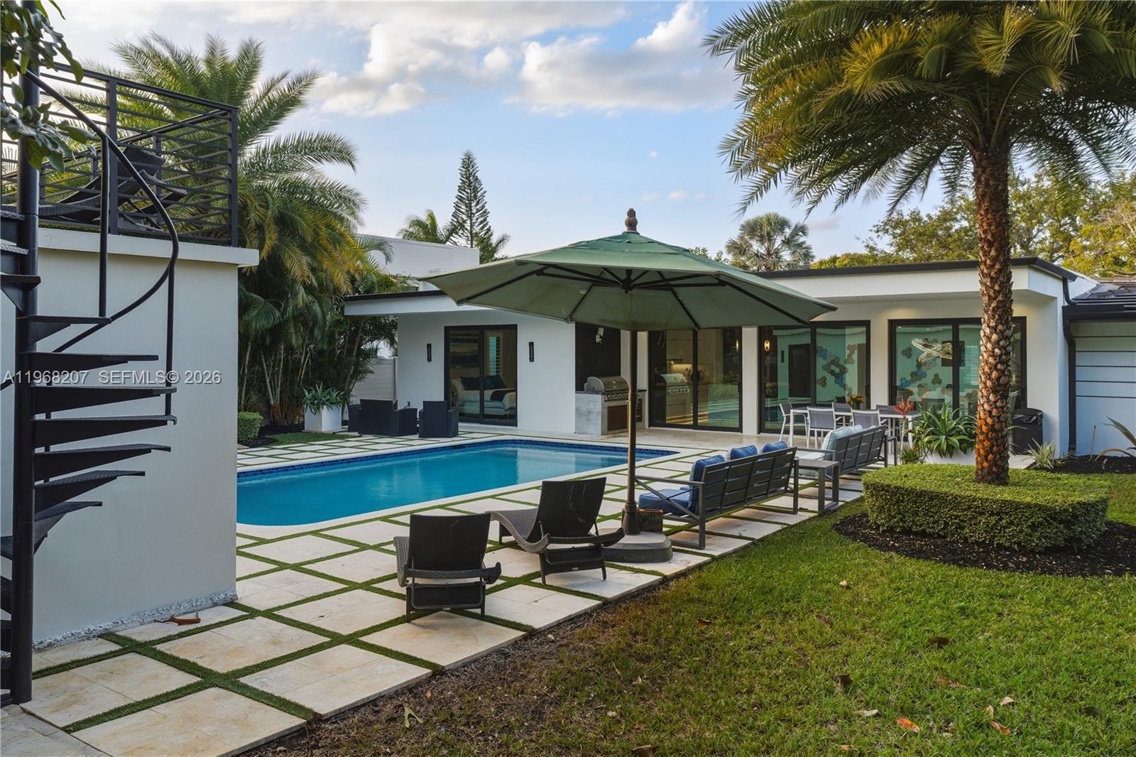 400 NW 24th St Wilton Manors, FL 33311