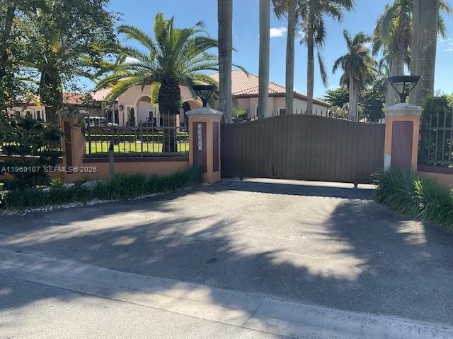 12500 SW 43rd St #R1