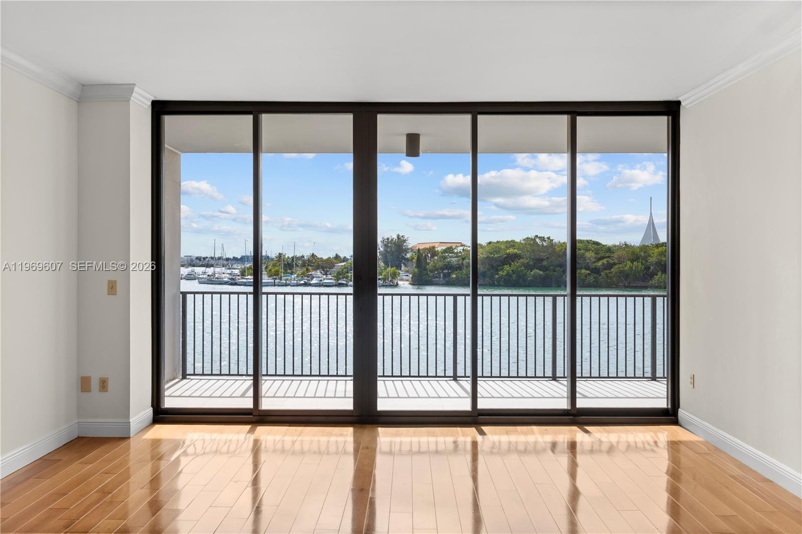 image 1000 Venetian Way10