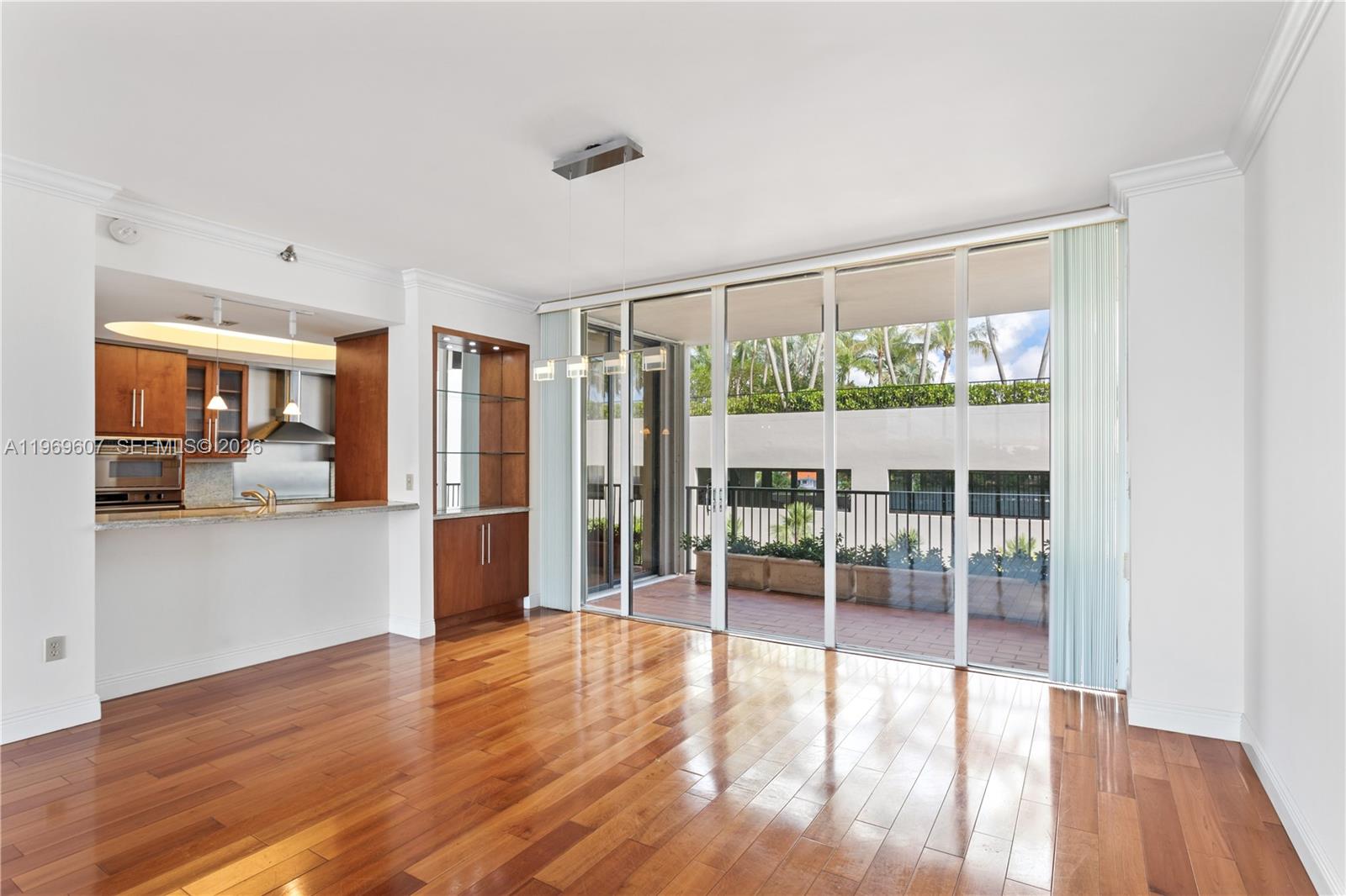 image 1000 Venetian Way7