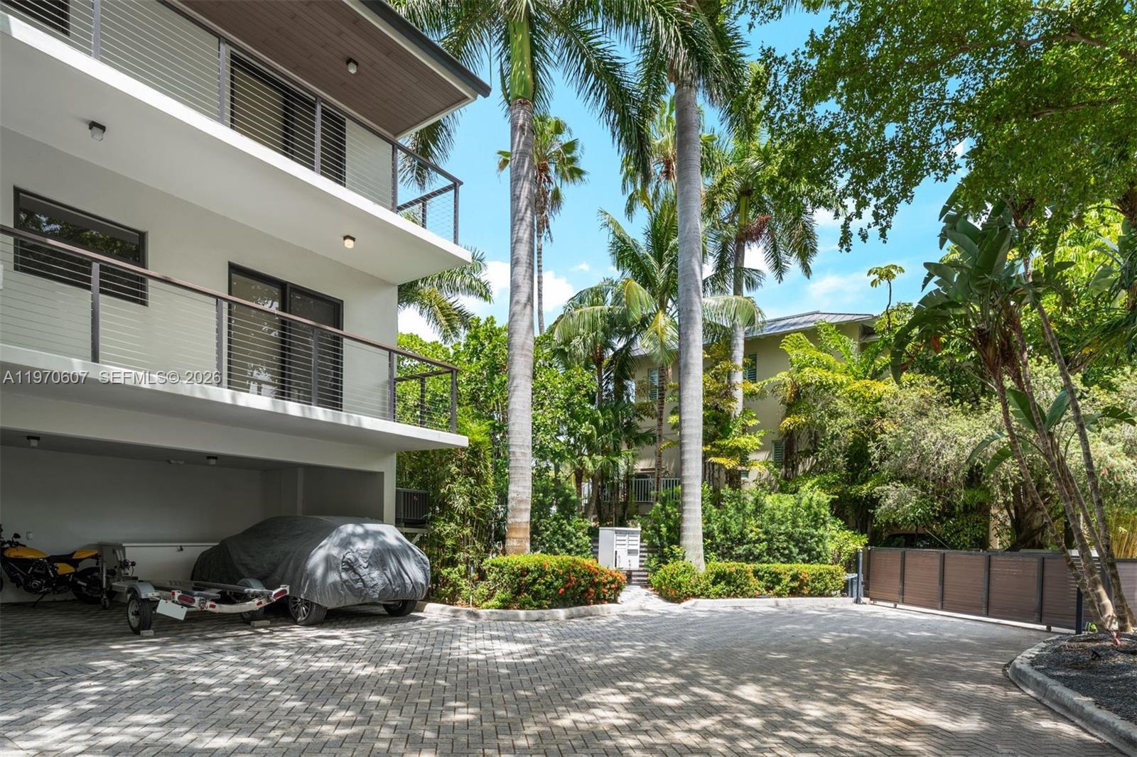 3560 W Fairview St Miami, FL 33133