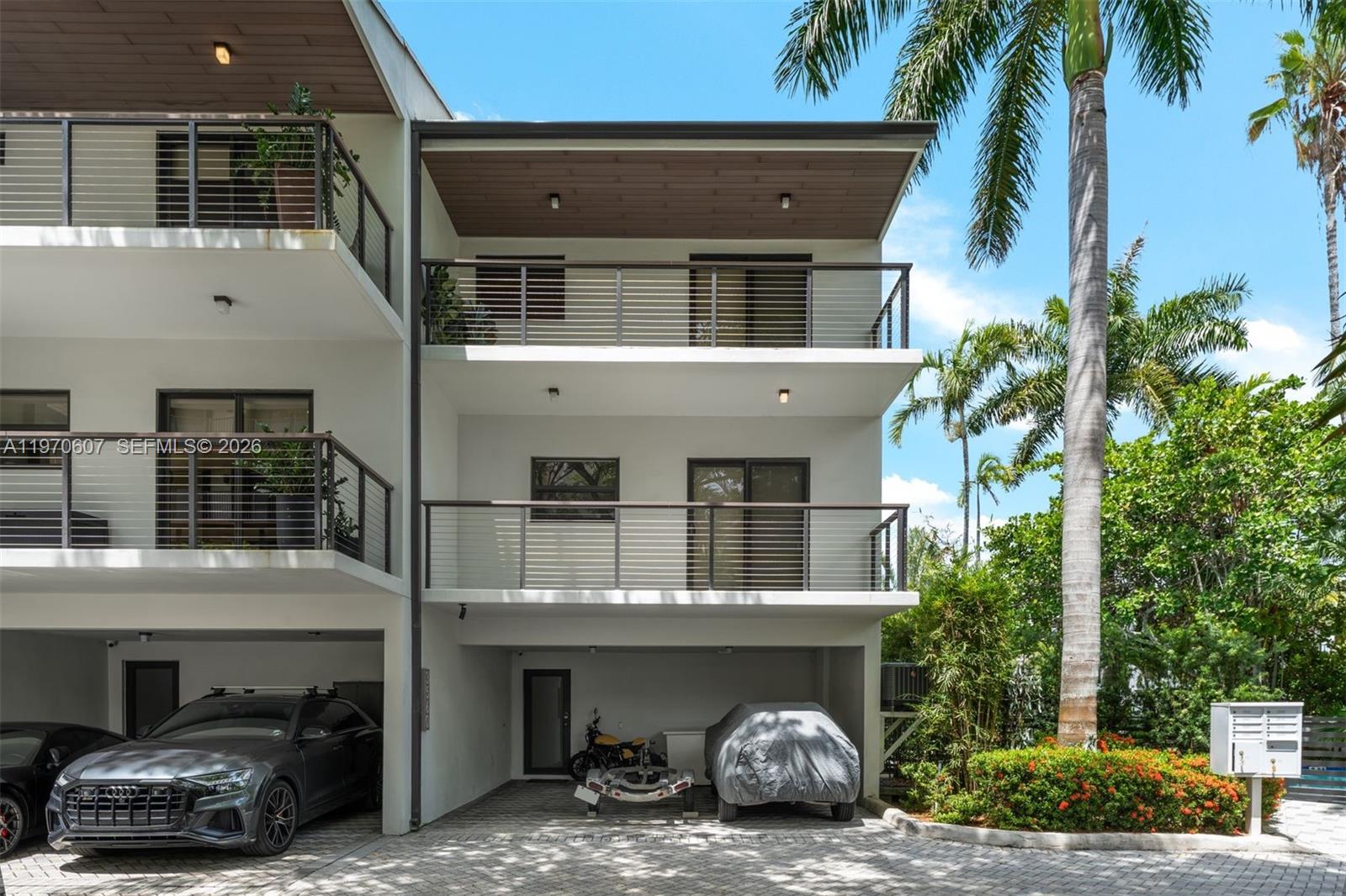 3560 W Fairview St Miami, FL 33133