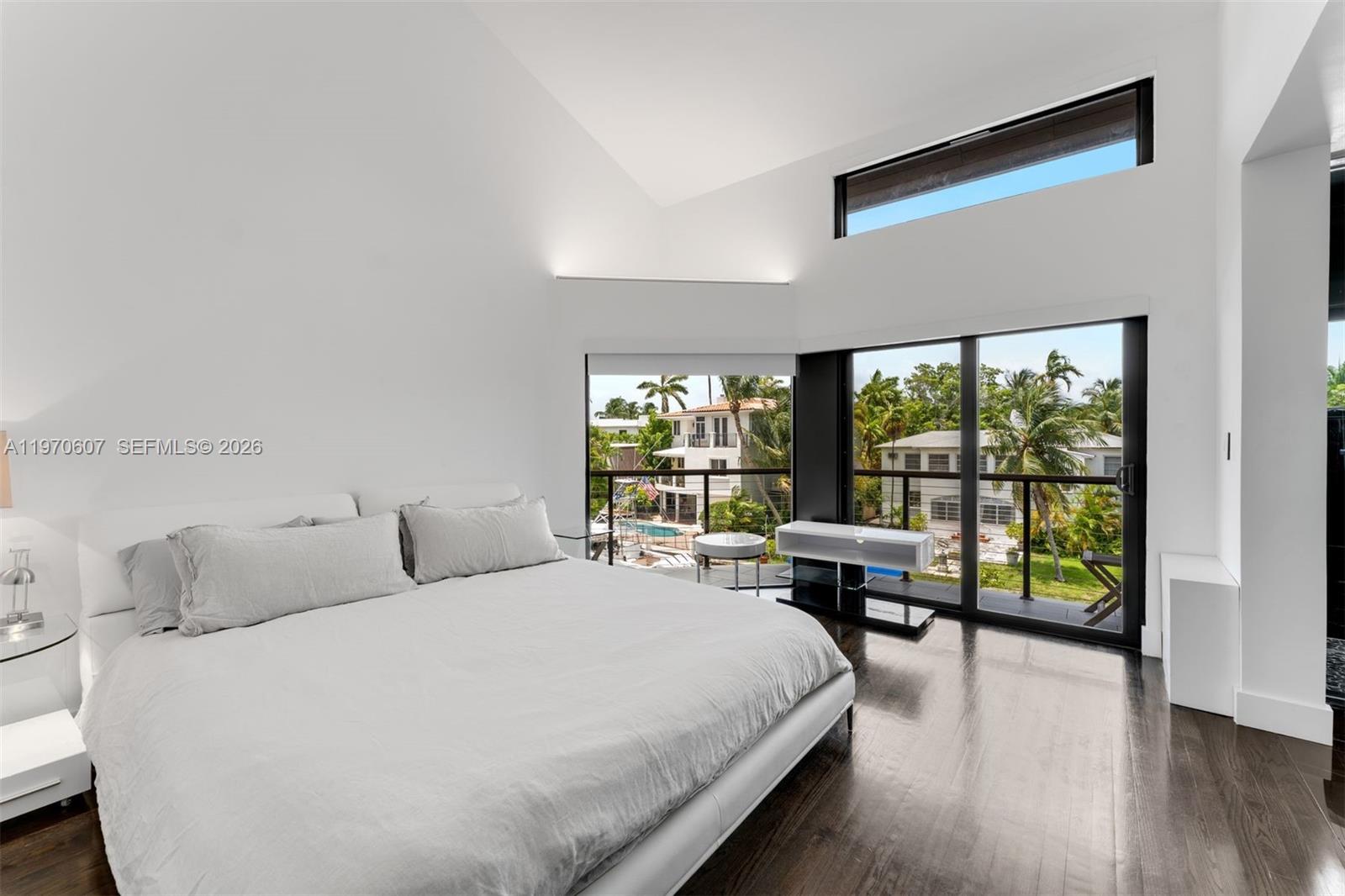 3560 W Fairview St Miami, FL 33133