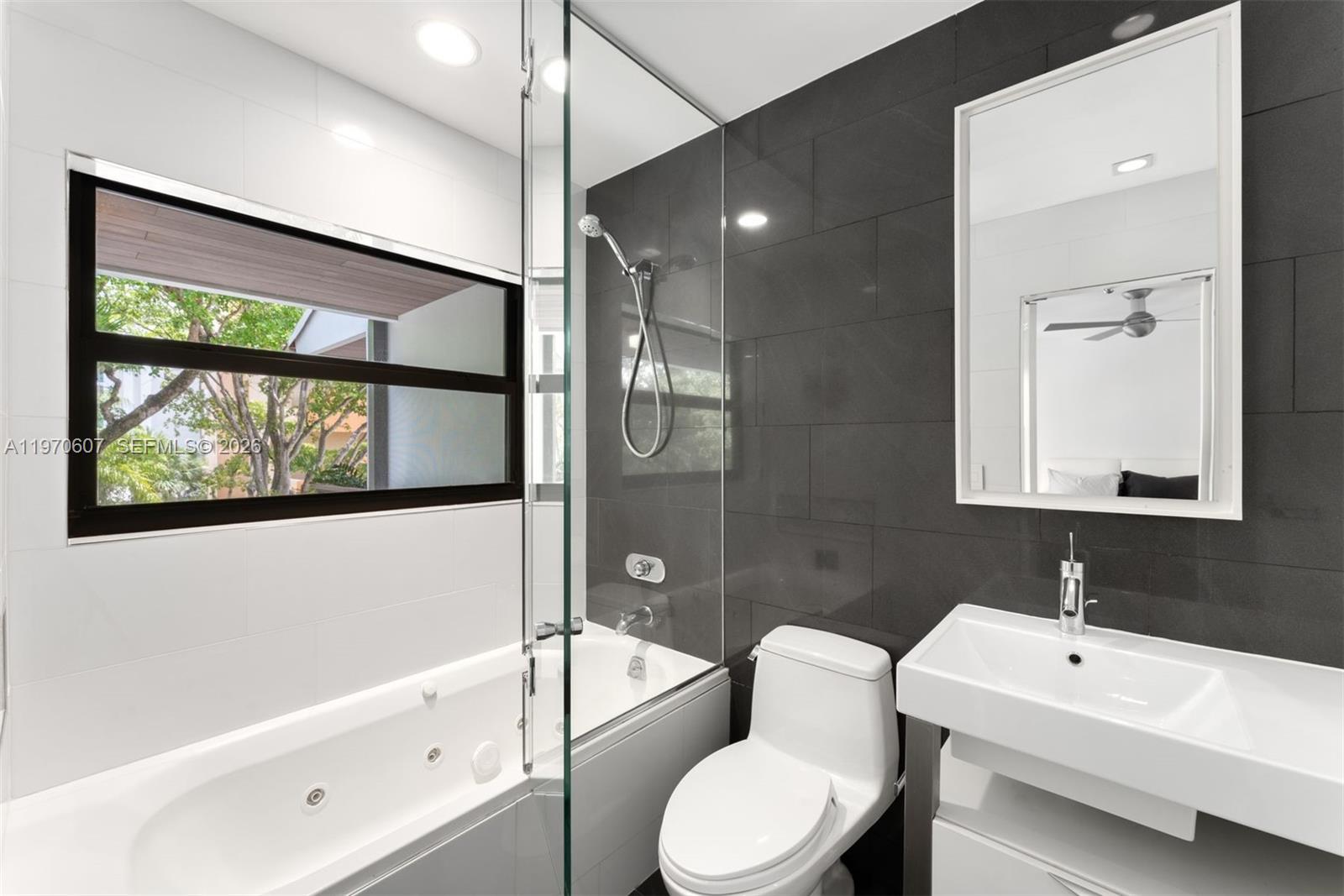 3560 W Fairview St Miami, FL 33133