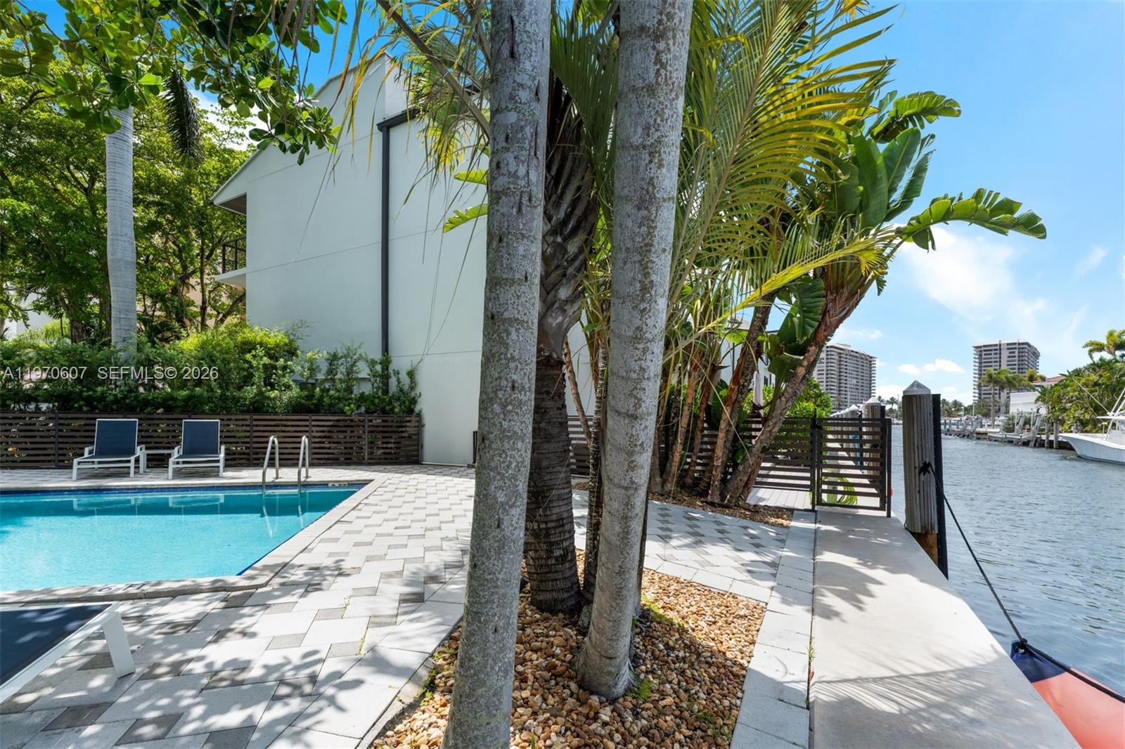 3560 W Fairview St Miami, FL 33133