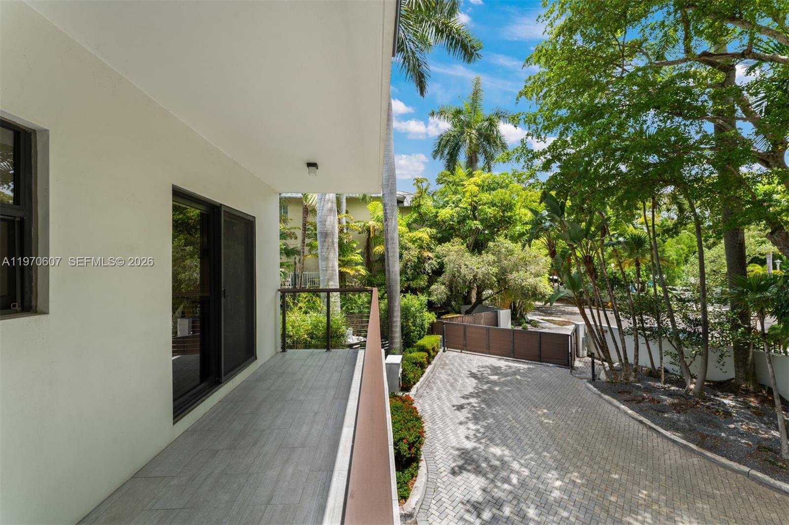 3560 W Fairview St Miami, FL 33133