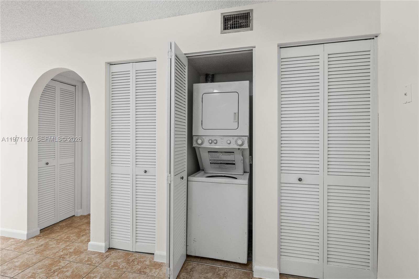 10105 W Sunrise Blvd #104 Plantation, FL 33322