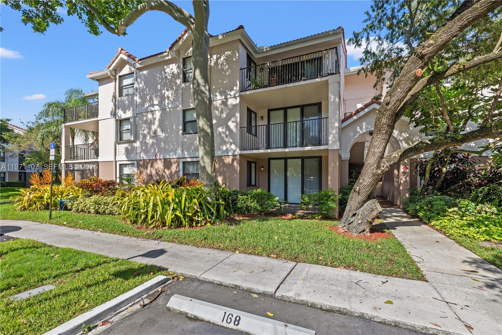 10105 W Sunrise Blvd #104 Plantation, FL 33322