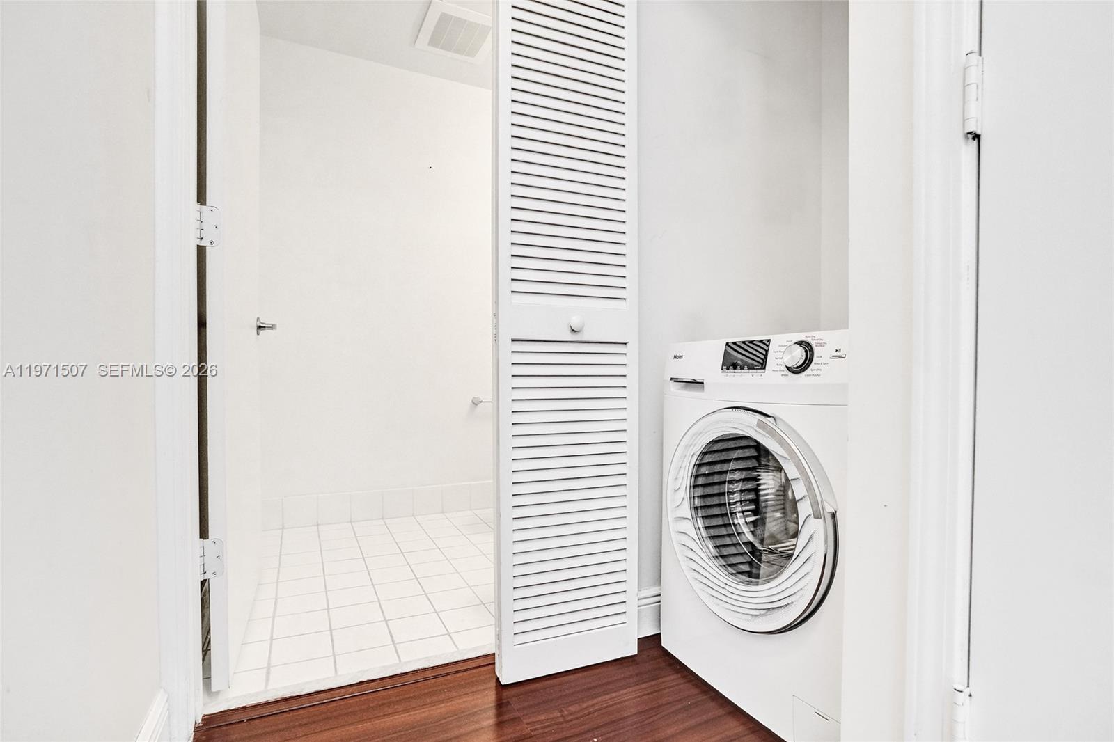 image Blue on the Bay33