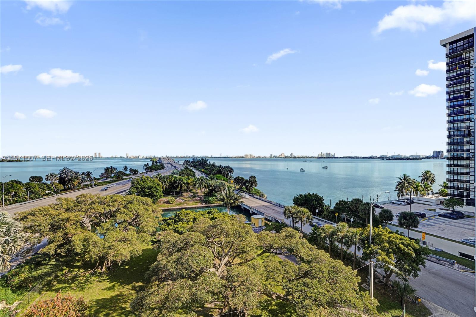 image Blue on the Bay47