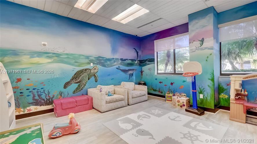 image Nine at Mary Brickell Village28