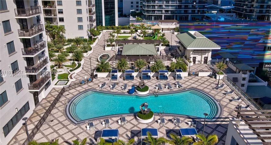 image Nine at Mary Brickell Village29