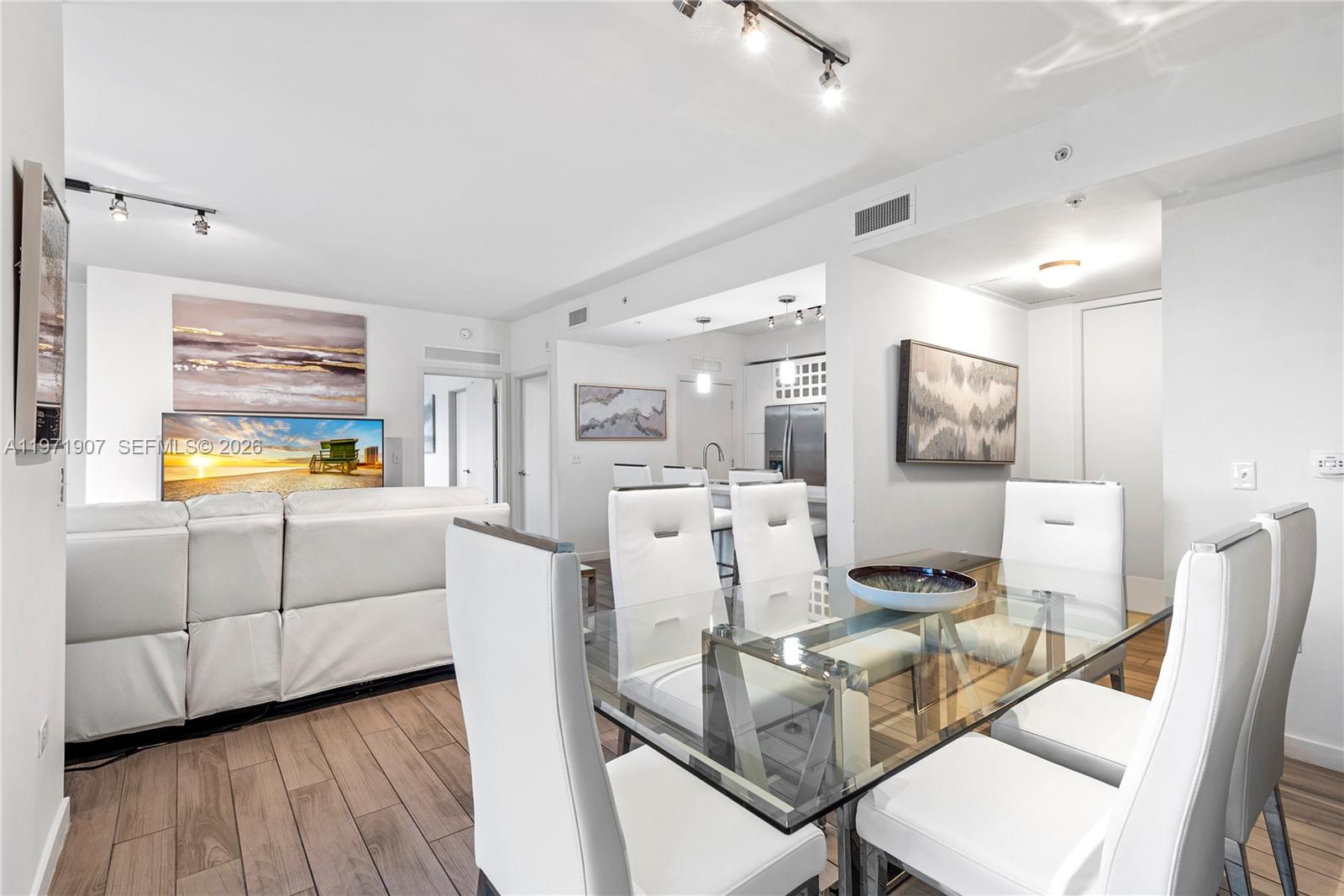 image Nine at Mary Brickell Village4