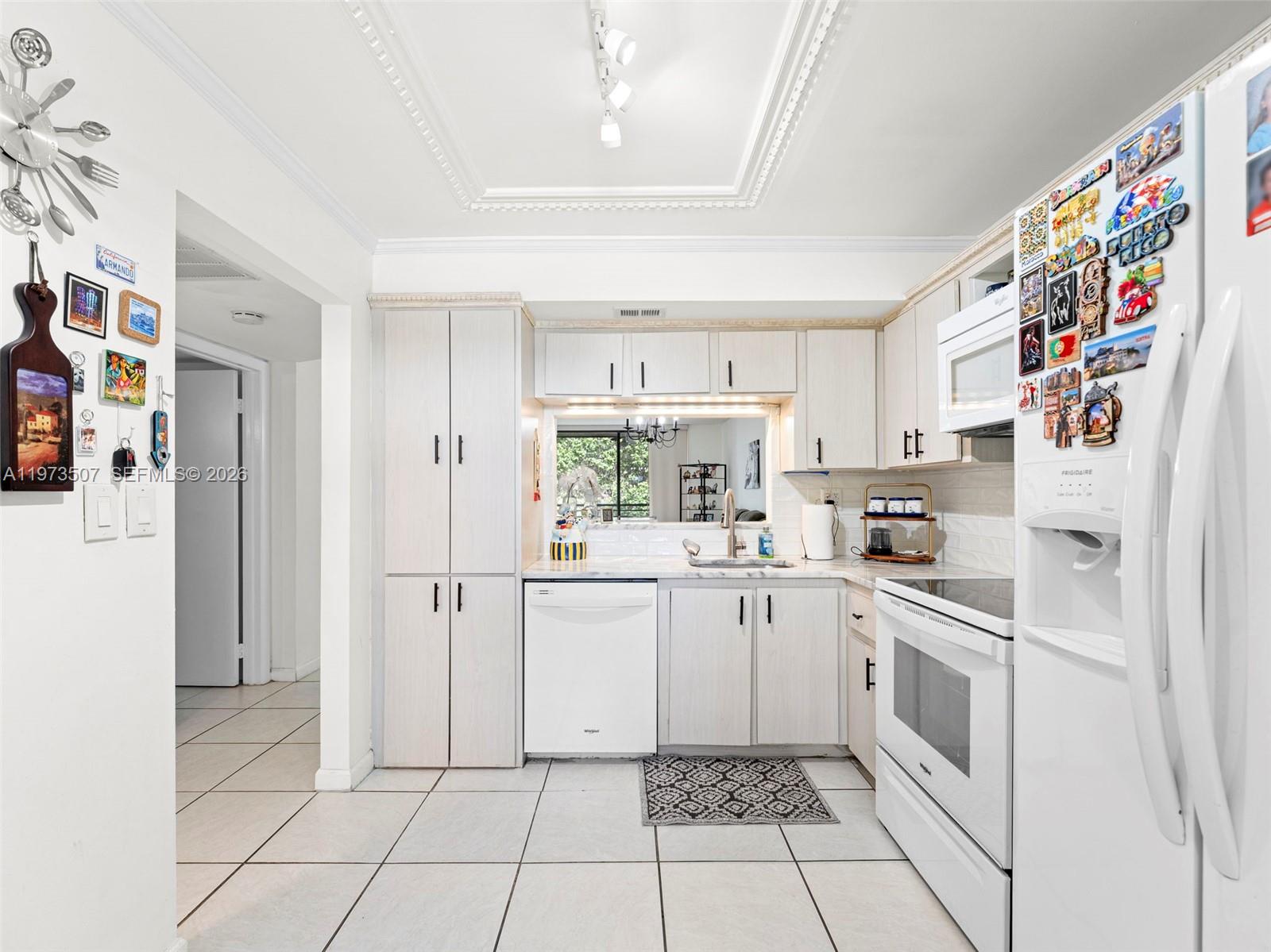 901 Colony Pt Cir #304 Pembroke Pines, FL 33026