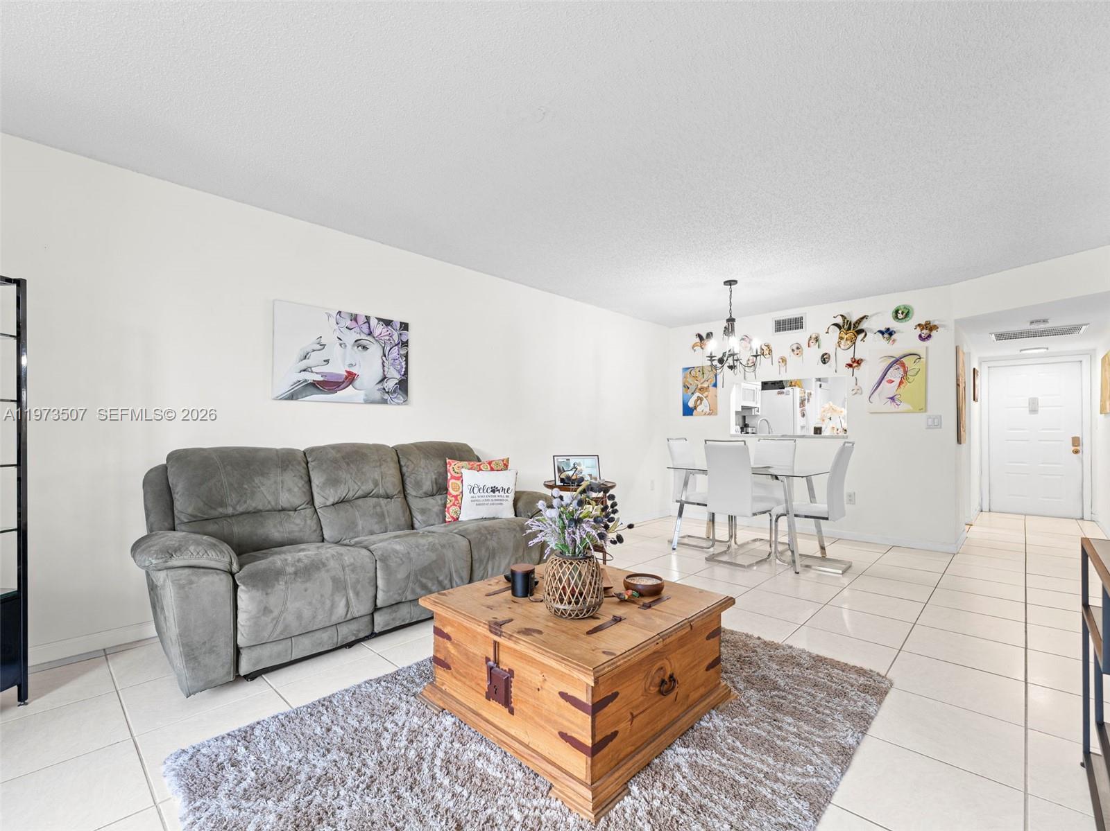 901 Colony Pt Cir #304 Pembroke Pines, FL 33026