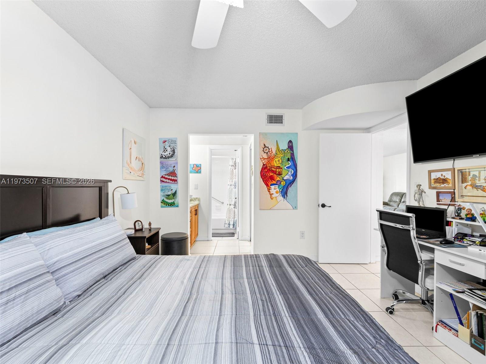 901 Colony Pt Cir #304 Pembroke Pines, FL 33026