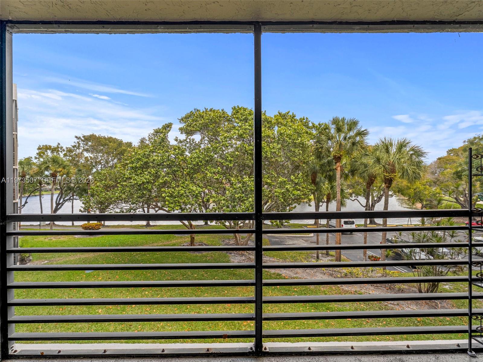 901 Colony Pt Cir #304 Pembroke Pines, FL 33026