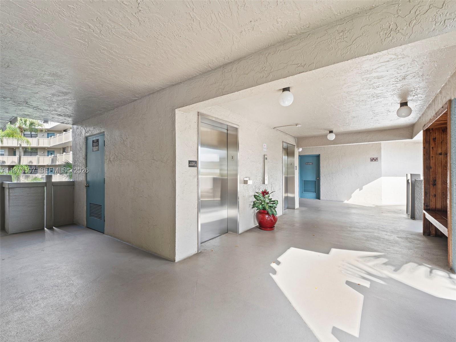 901 Colony Pt Cir #304 Pembroke Pines, FL 33026