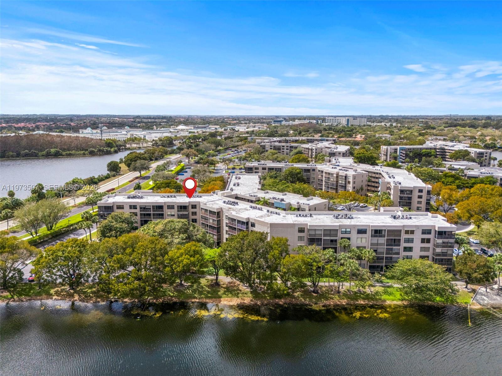 901 Colony Pt Cir #304 Pembroke Pines, FL 33026