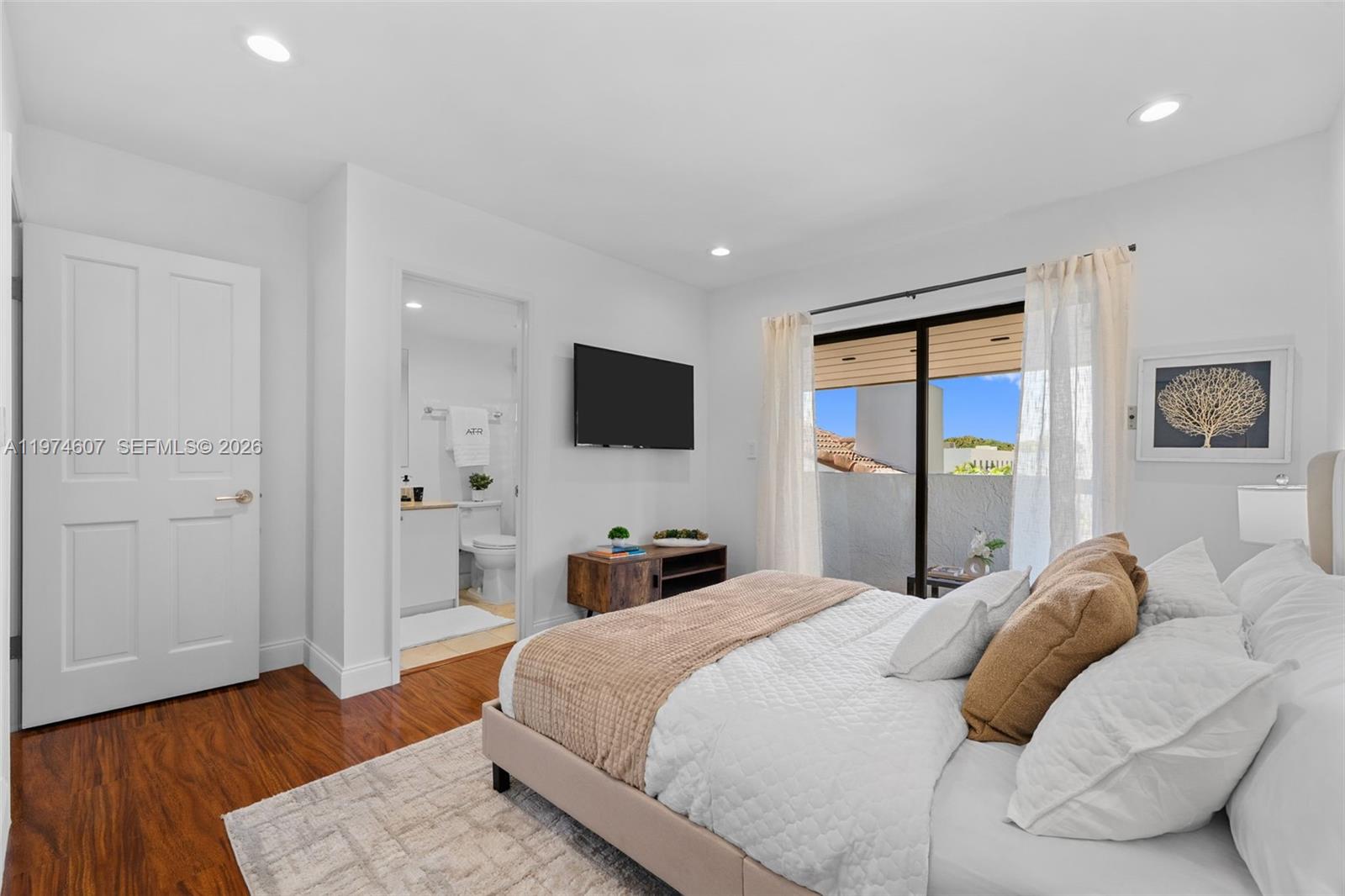 2600 Cardena St #PH4 Coral Gables, FL 33134