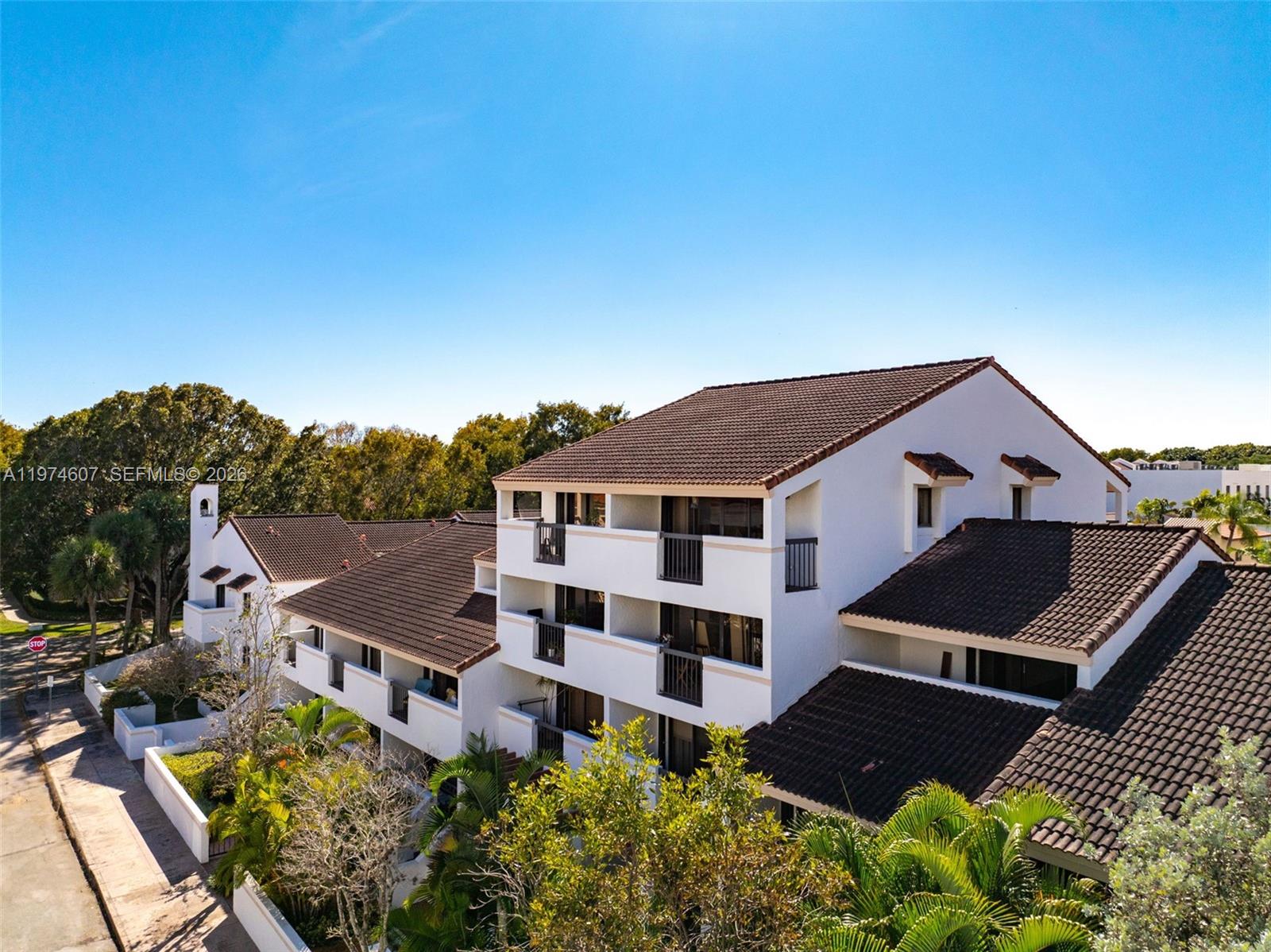 2600 Cardena St #PH4 Coral Gables, FL 33134