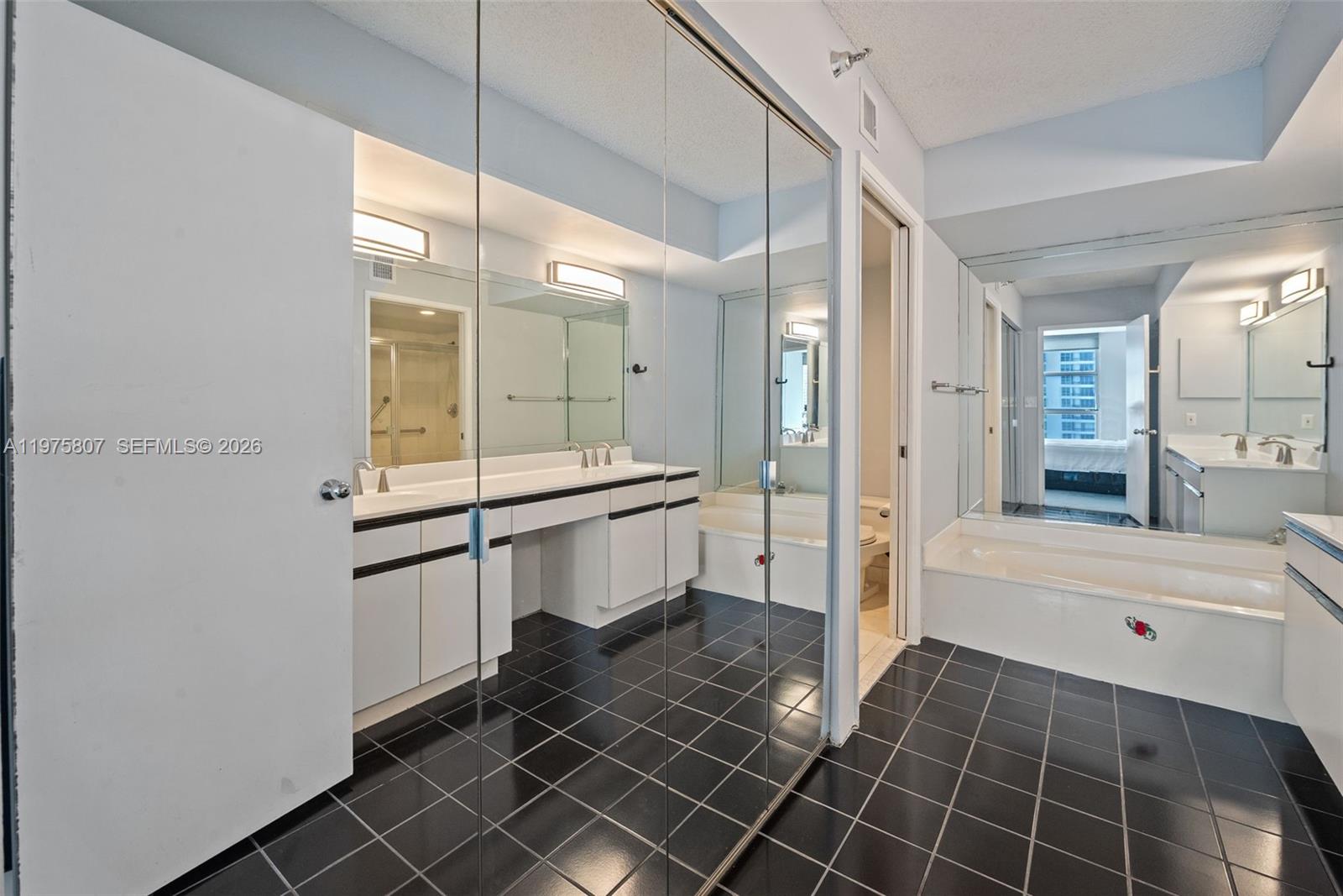 19101 NE 36th Ct #1003 Aventura, FL 33180