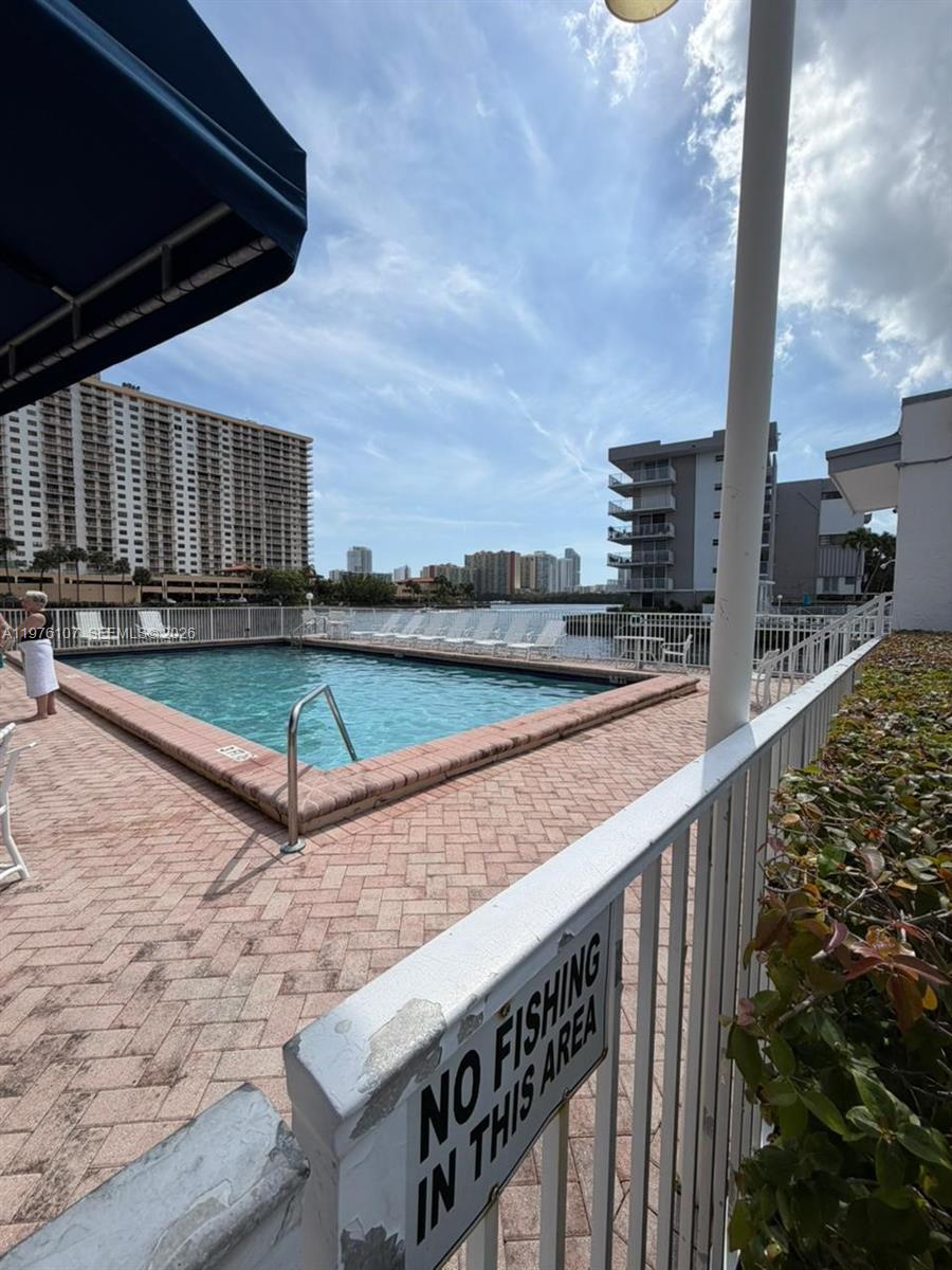 4000 NE 170th St #206 North Miami Beach, FL 33160