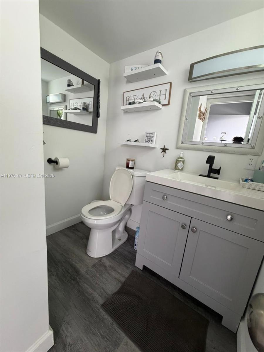 4000 NE 170th St #206 North Miami Beach, FL 33160