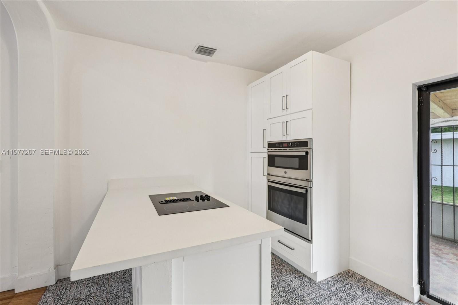 700 NE 87th St Miami, FL 33138