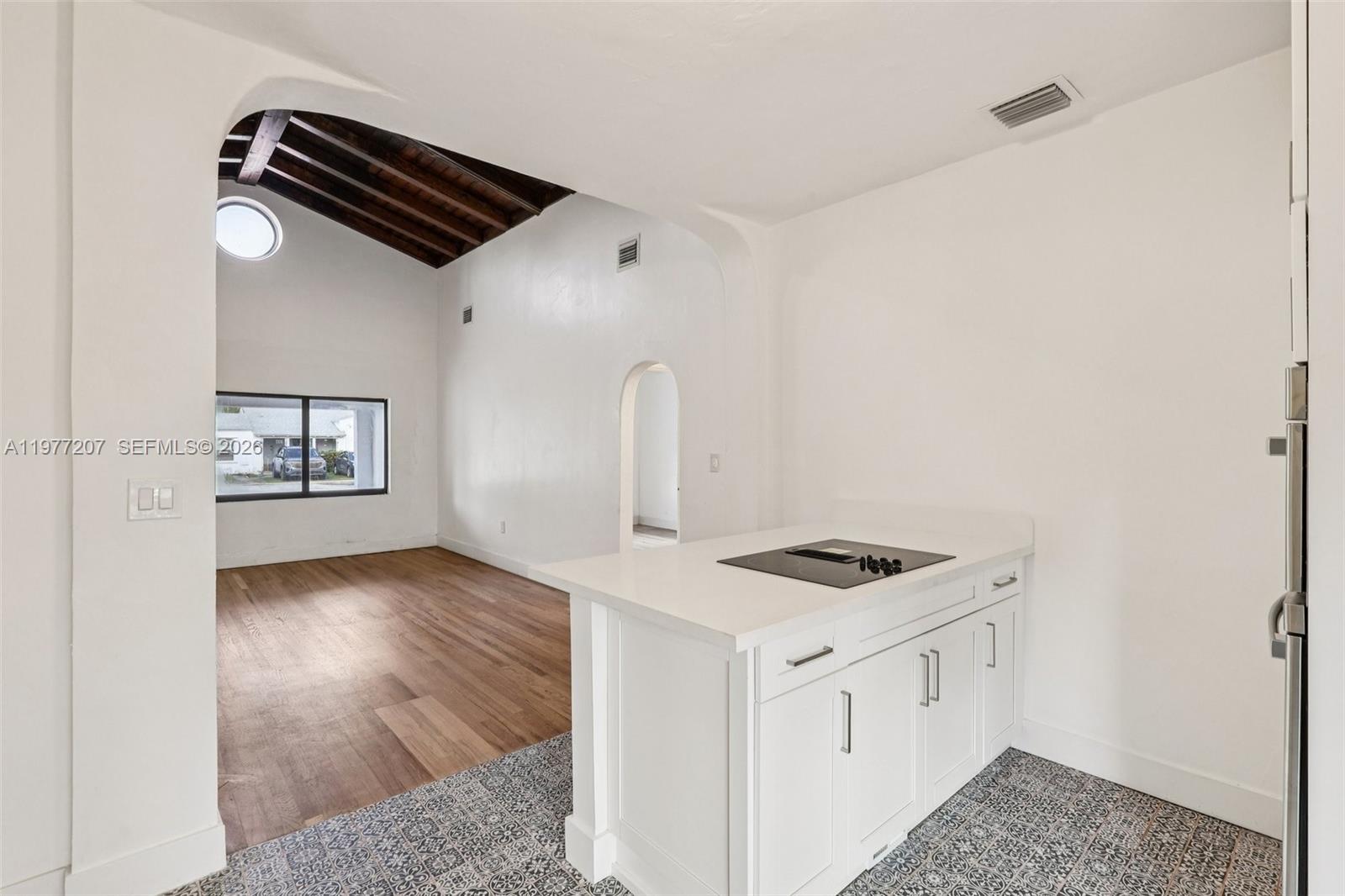 700 NE 87th St Miami, FL 33138