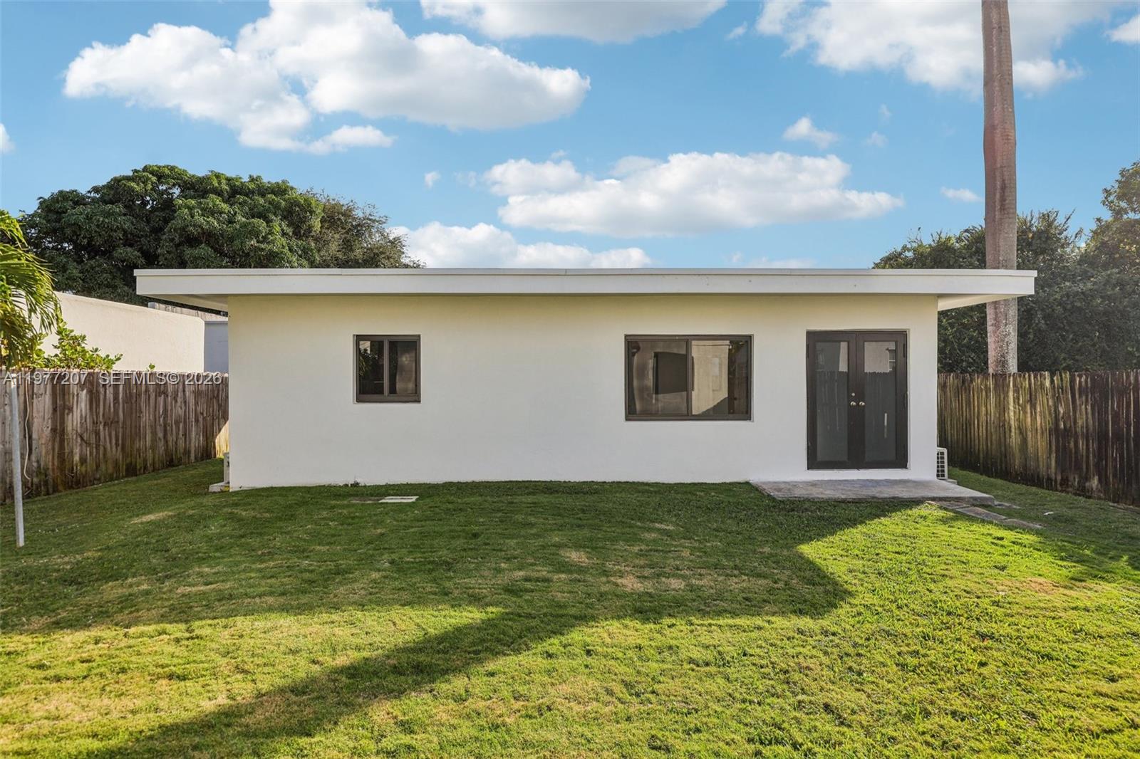 700 NE 87th St Miami, FL 33138