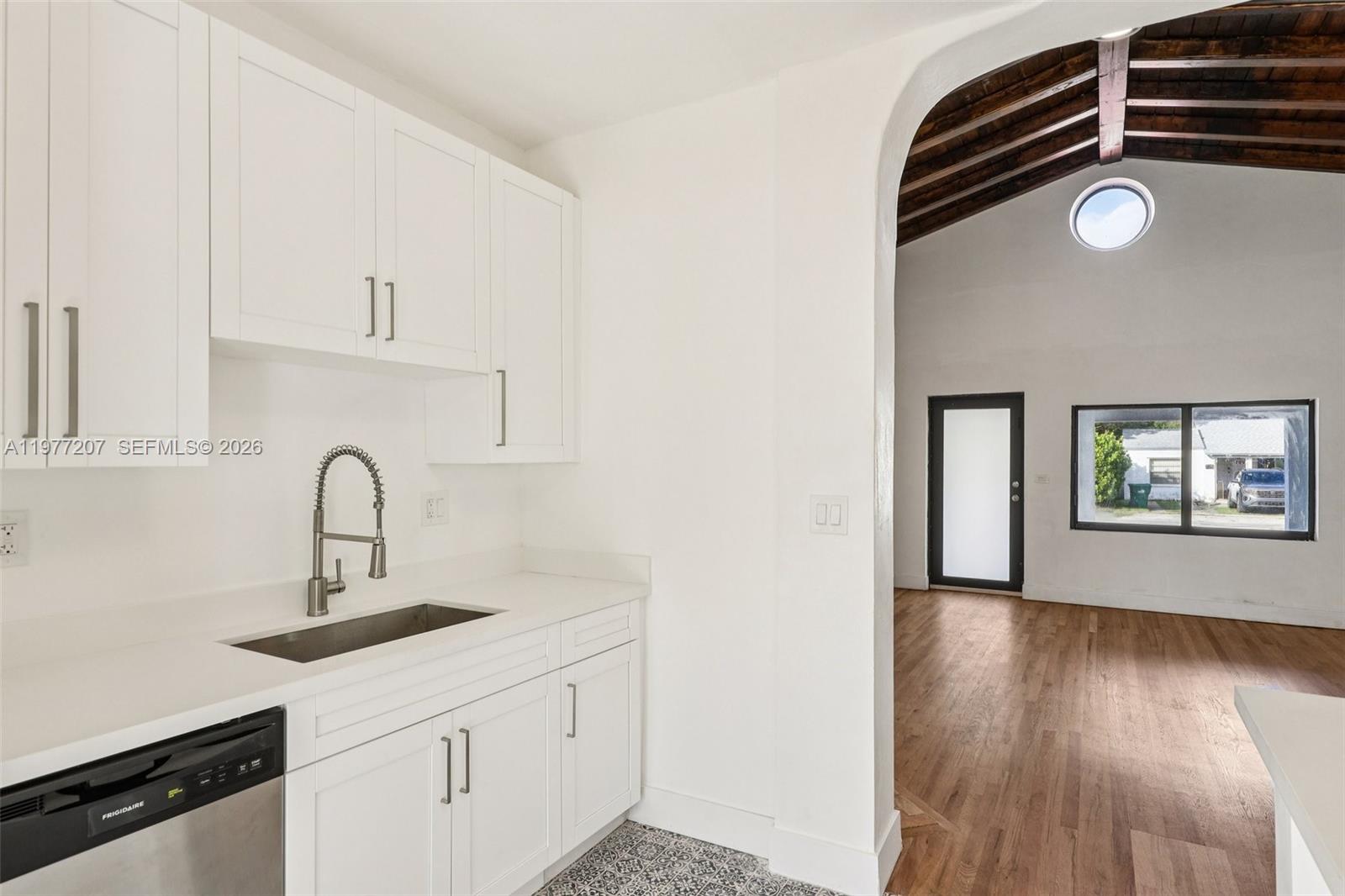 700 NE 87th St Miami, FL 33138