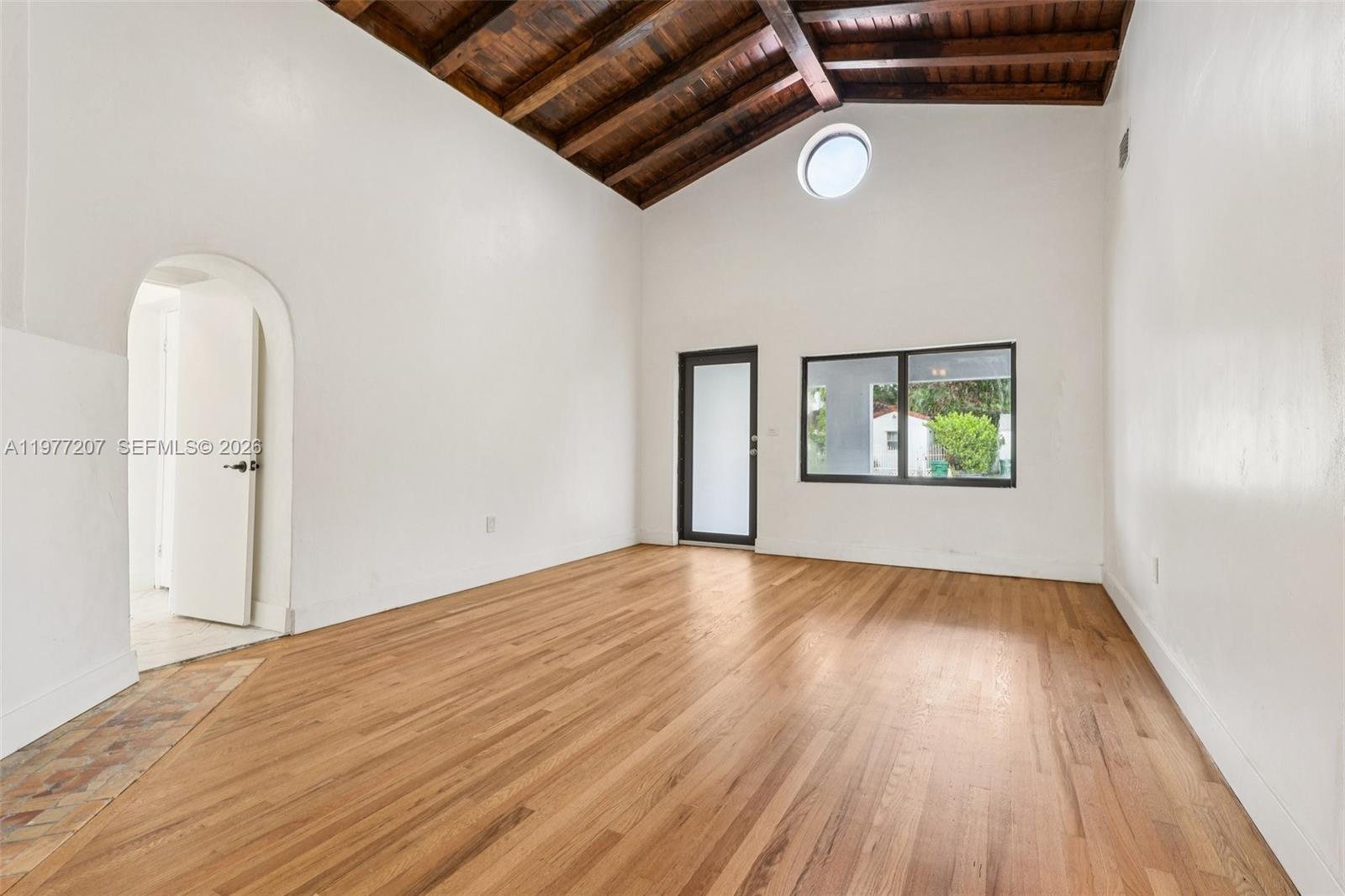 700 NE 87th St Miami, FL 33138