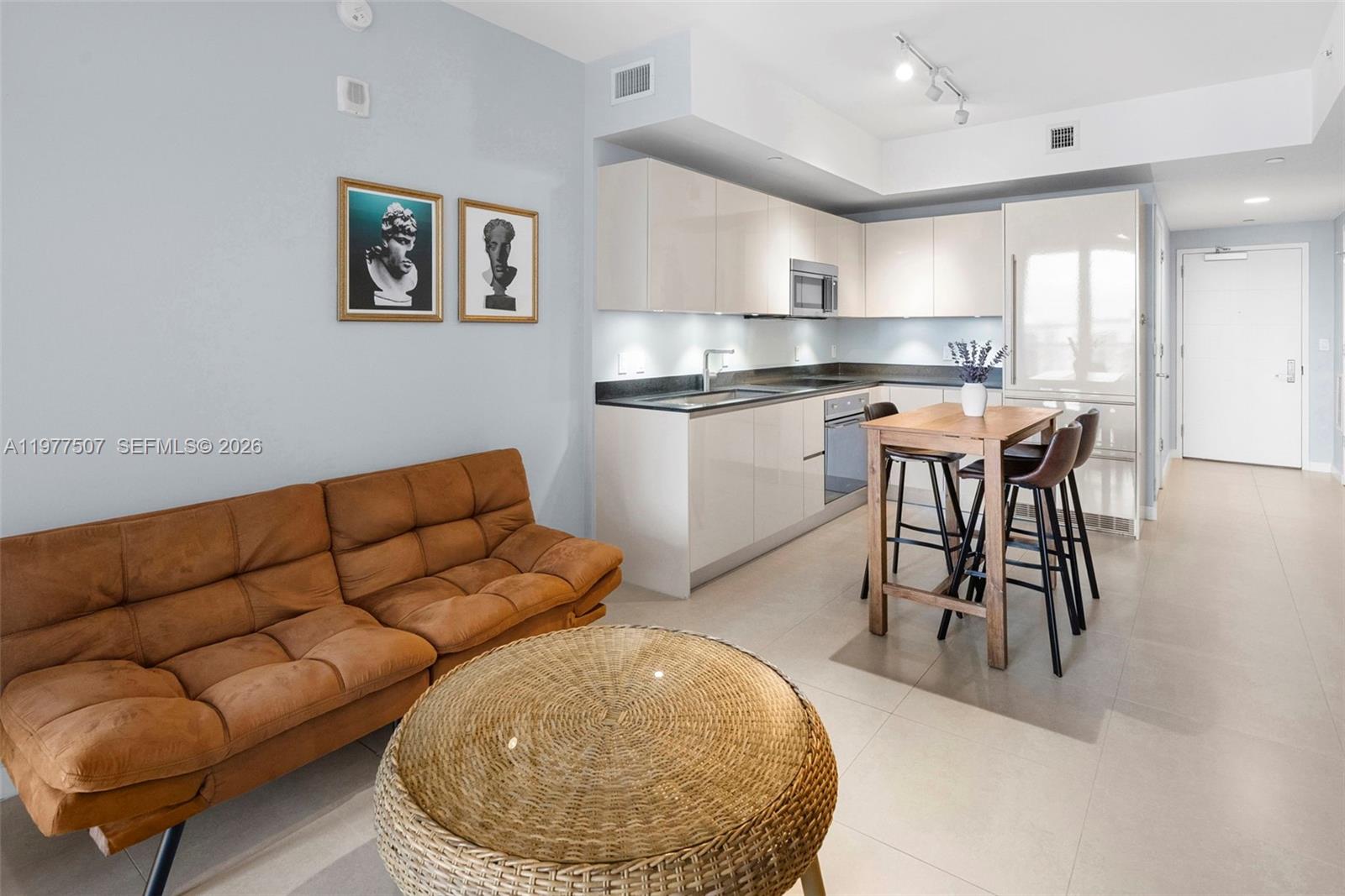 1010 Brickell Ave #3610 Miami, FL 33131