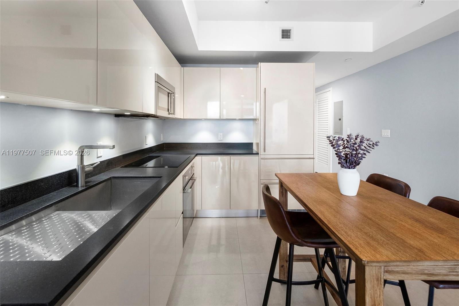 1010 Brickell Ave #3610 Miami, FL 33131