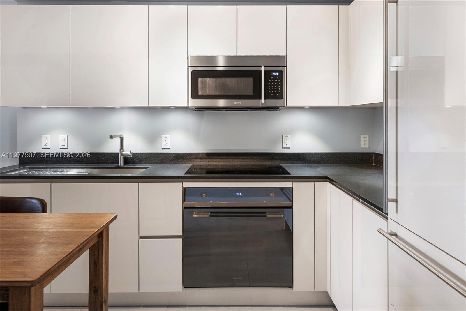 1010 Brickell Ave #3610 Miami, FL 33131