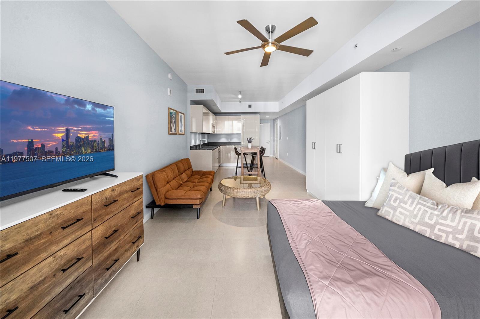 1010 Brickell Ave #3610 Miami, FL 33131