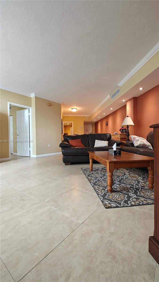 825 Brickell Bay Dr #841 Miami, FL 33131